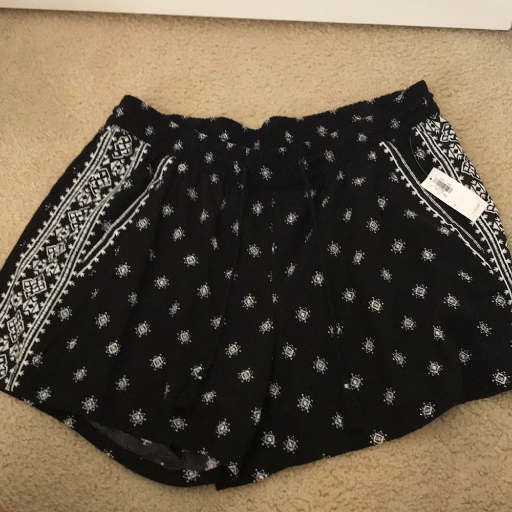 NewOld Navy Large Shorts with POCKETS!!
